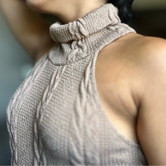 SHEIN Essnce Solid High Neck Tank Top - Picture 4 of 6